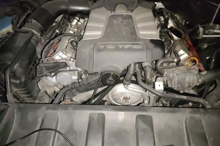 Used Audi Q7 2015 35 TFSI Ambition Edition Engine Bay