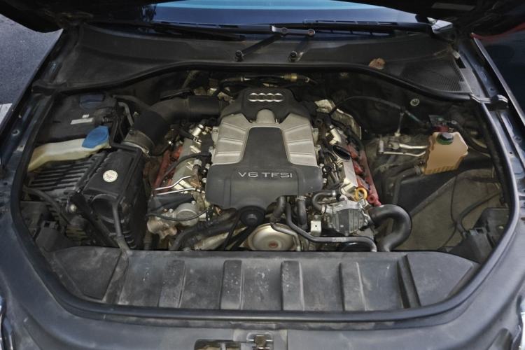 Used Audi Q7 2015 35 TFSI Ambition Edition Engine Bay