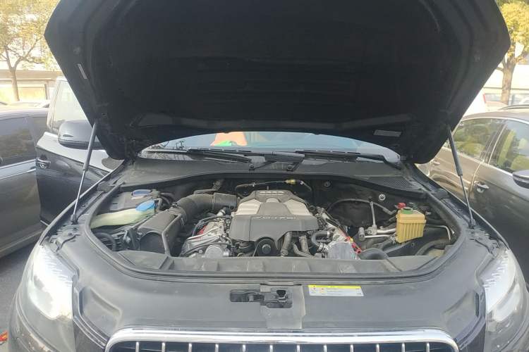 Used Audi Q7 2015 35 TFSI Ambition Edition Engine Bay