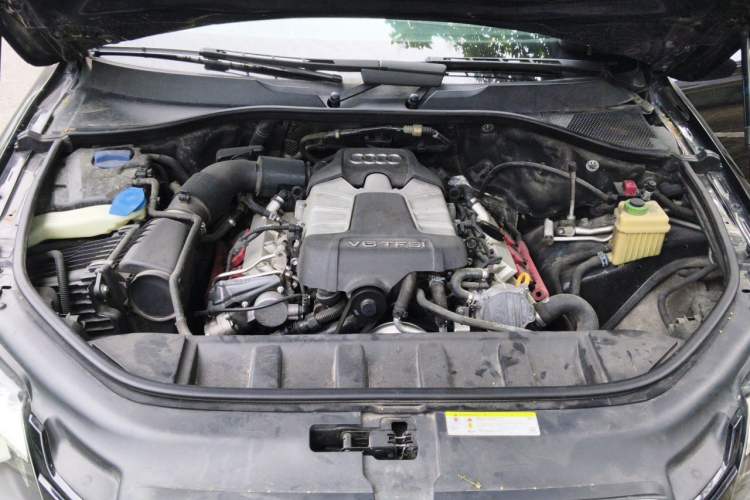 Used Audi Q7 2015 35 TFSI Ambition Edition Engine Bay