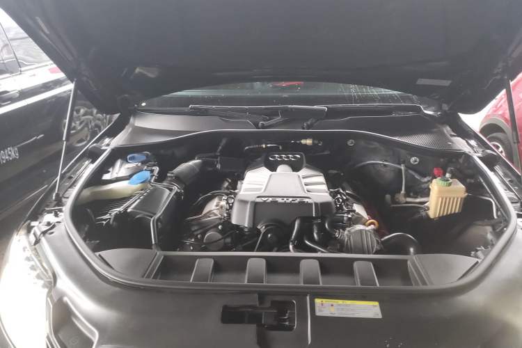 Used Audi Q7 2015 35 TFSI Ambition Edition Engine Bay