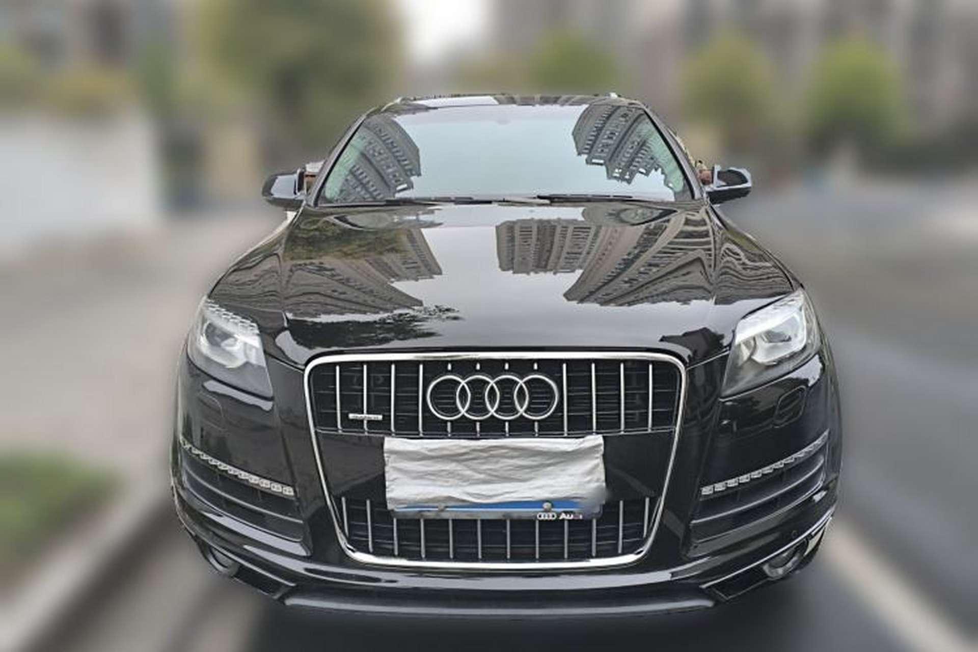 Used Audi Q7  Front