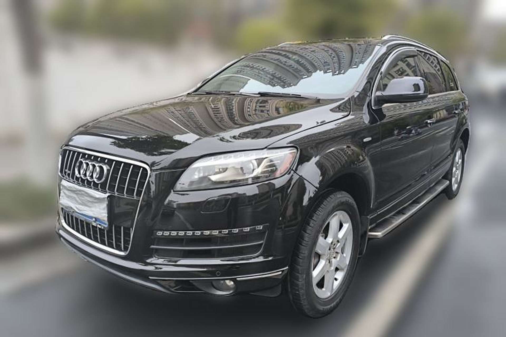 Used Audi Q7  Front Left 45 Deg