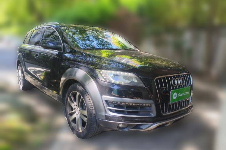 Used Audi Q7 2015 40 TFSI Collector's Edition Front Right 45 Deg