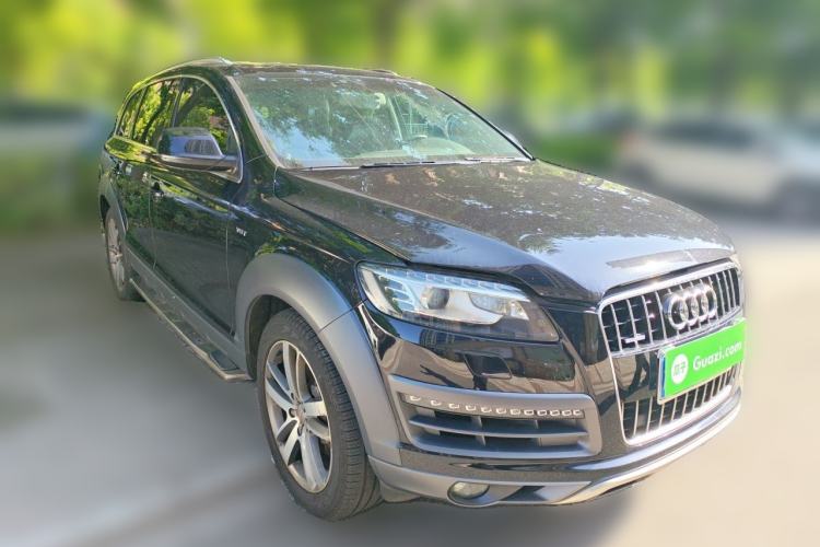 Used Audi Q7 2015 40 TFSI Collector's Edition Front Right 45 Deg