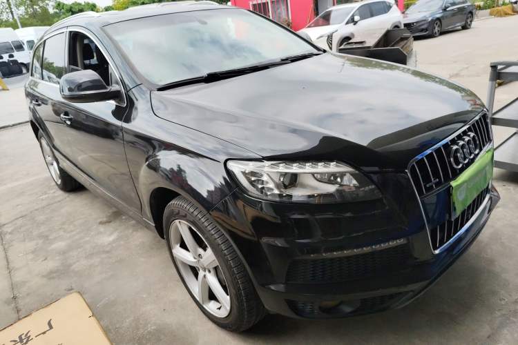 Used Audi Q7 2015 35 TFSI Sport Edition Front Right 45 Deg