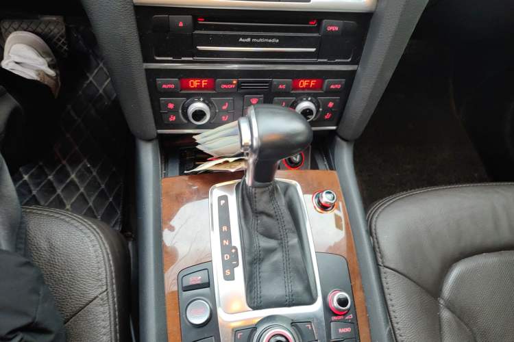 Used Audi Q7 2015 35 TFSI Sport Edition Gear Lever