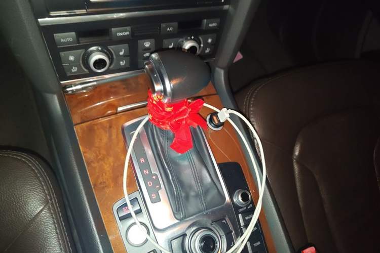 Used Audi Q7 2015 35 TFSI Ambition Edition Gear Lever
