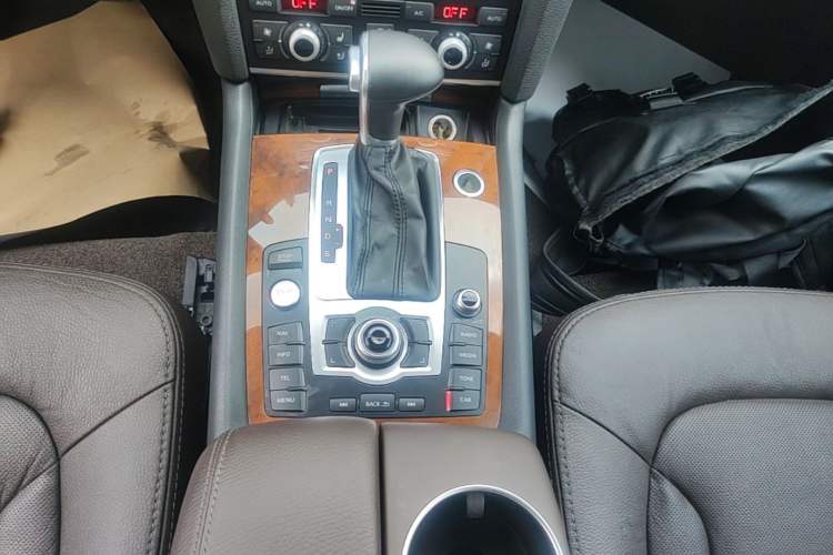Used Audi Q7 2015 40 TFSI Collector's Edition Gear Lever