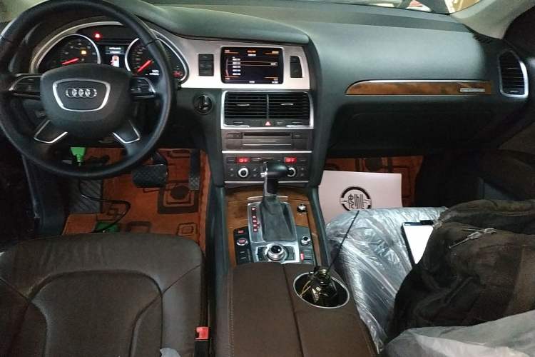Used Audi Q7 2015 35 TFSI Ambition Edition Gear Lever