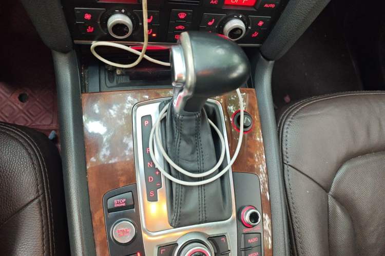 Used Audi Q7 2015 35 TFSI Ambition Edition Gear Lever