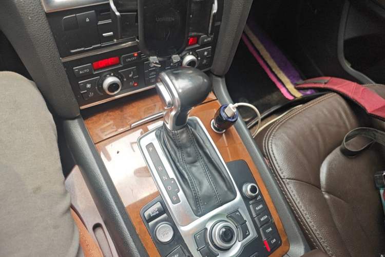 Used Audi Q7 2015 35 TDI Excellence Edition Gear Lever