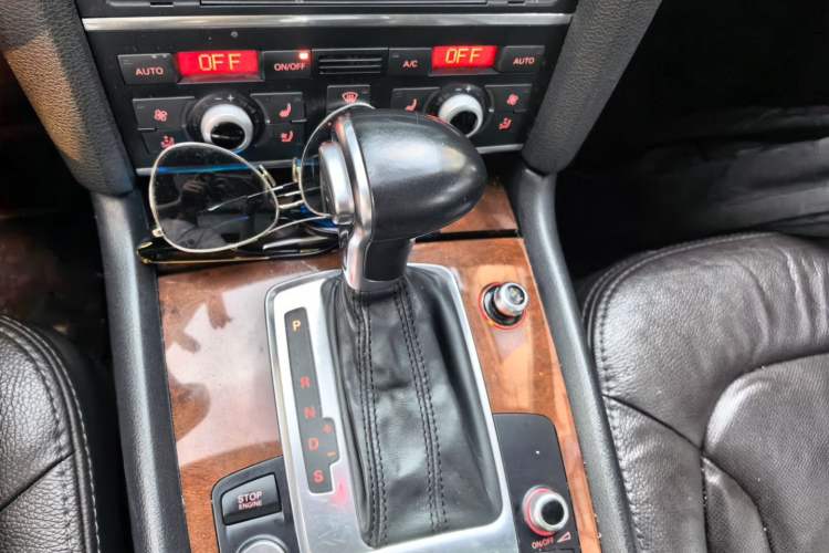 Used Audi Q7 2015 35 TFSI Ambition Edition Gear Lever