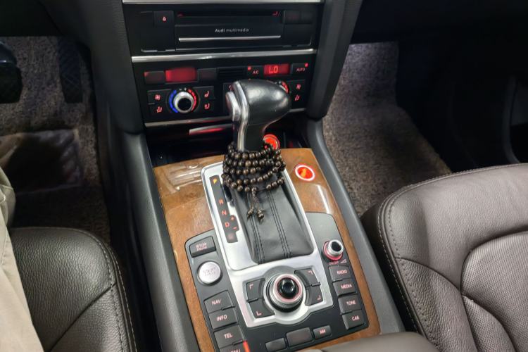 Used Audi Q7 2015 35 TFSI Ambition Edition Gear Lever