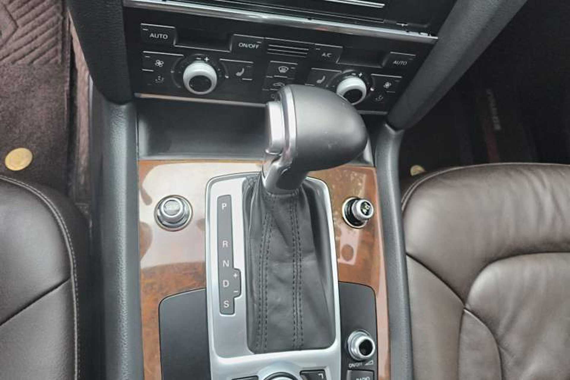 Used Audi Q7  Gear Lever