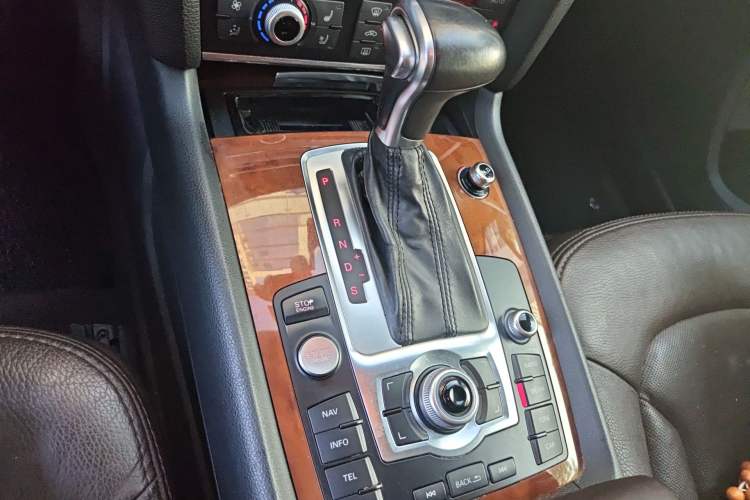 Used Audi Q7 2015 35 TFSI Ambition Edition Gear Lever