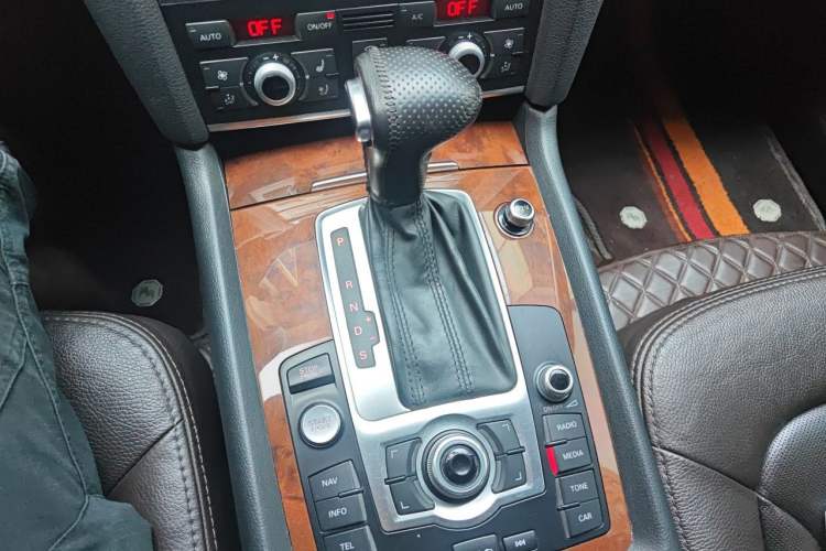 Used Audi Q7 2015 35 TFSI Ambition Edition Gear Lever