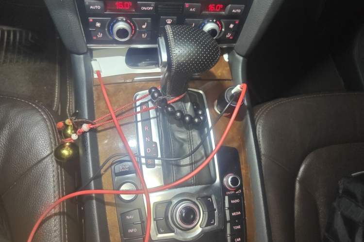 Used Audi Q7 2015 35 TFSI Sport Edition Gear Lever
