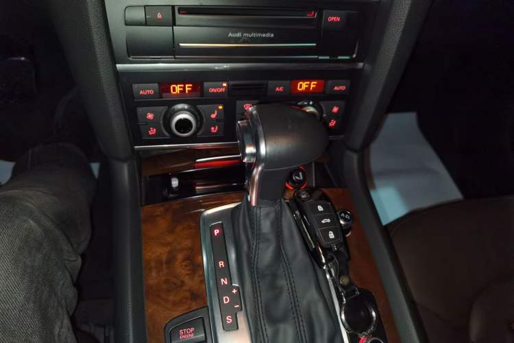 Used Audi Q7 2015 35 TFSI Ambition Edition Gear Lever