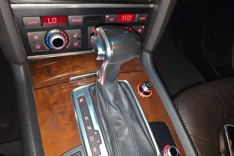 Used Audi Q7 2015 40 TFSI Collector's Edition Gear Lever