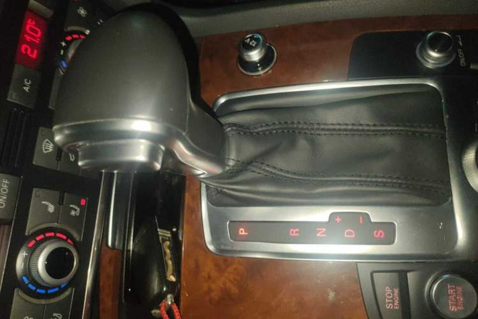 Used Audi Q7 2015 35 TDI Excellence Edition Gear Lever
