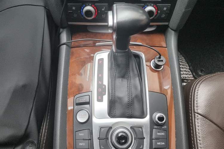 Used Audi Q7 2015 35 TDI Excellence Edition Gear Lever