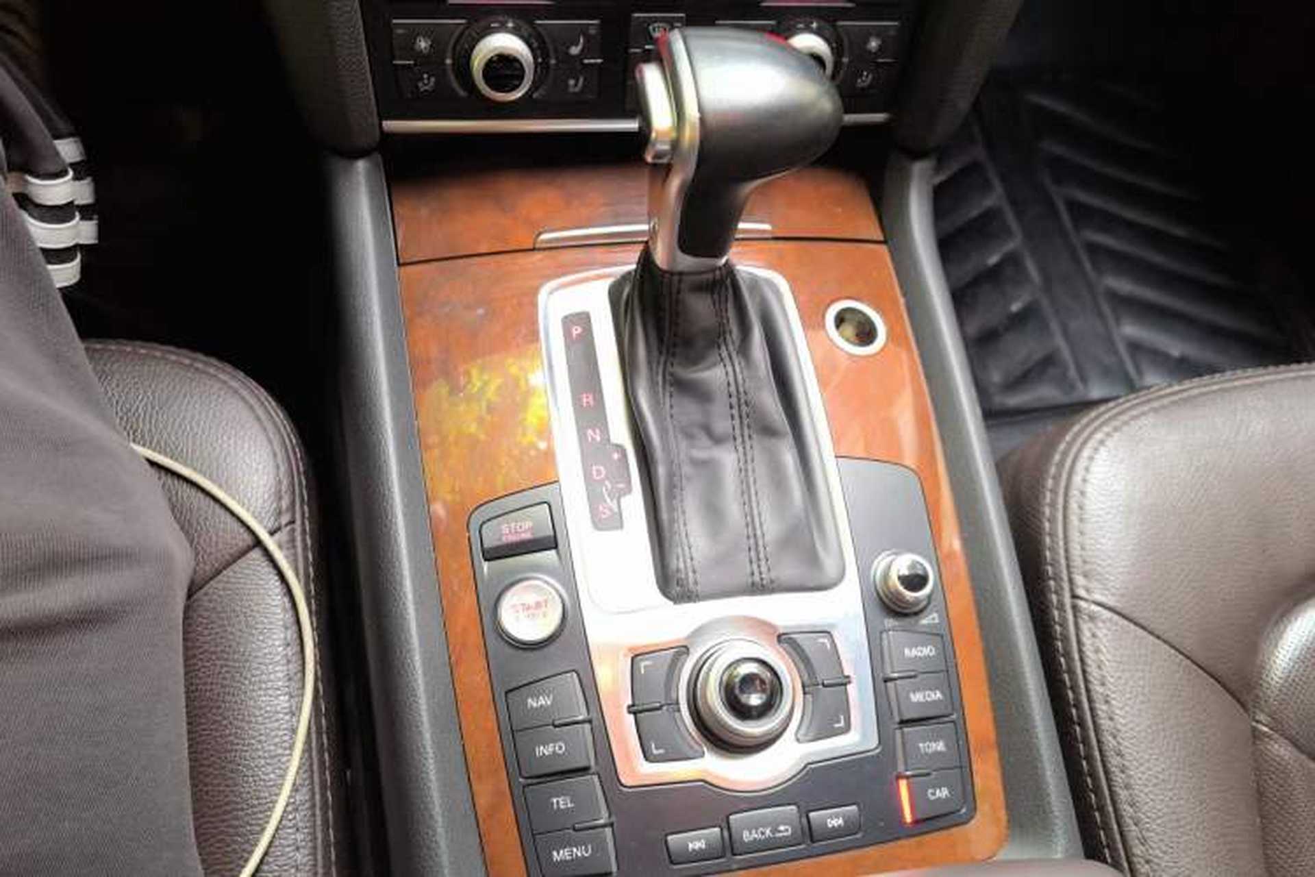 Used Audi Q7 2015 35 TFSI Ambition Edition Gear Lever