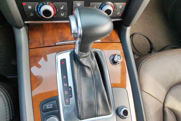 Used Audi Q7 2015 35 TFSI Ambition Edition Gear Lever