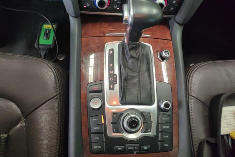 Used Audi Q7 2015 35 TFSI Sport Edition Gear Lever