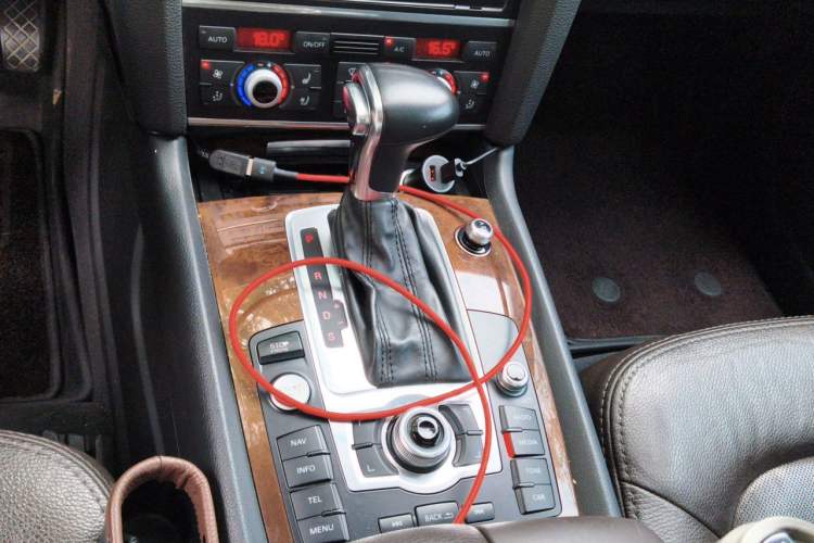Used Audi Q7 2015 35 TFSI Ambition Edition Gear Lever