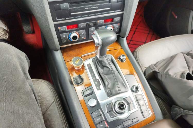 Used Audi Q7 2015 35 TFSI Sport Edition Gear Lever