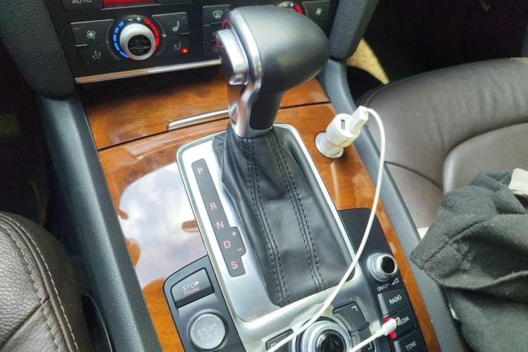 Used Audi Q7 2015 35 TFSI Ambition Edition Gear Lever