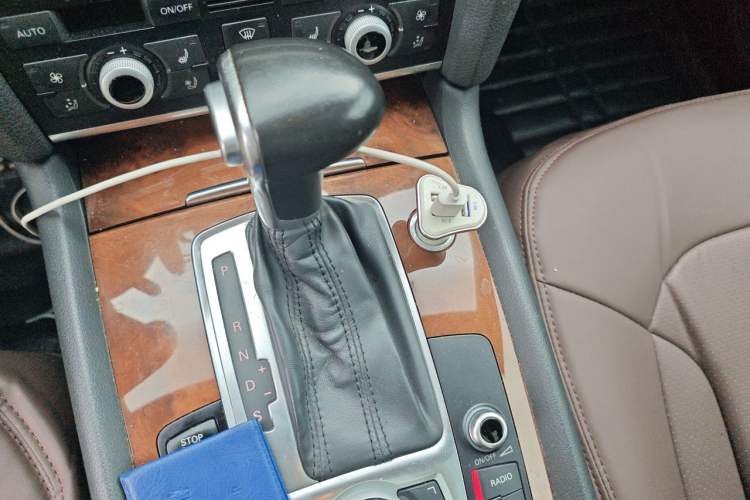 Used Audi Q7 2015 35 TFSI Ambition Edition Gear Lever