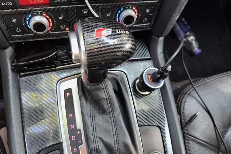 Used Audi Q7 2015 35 TFSI Ambition Edition Gear Lever