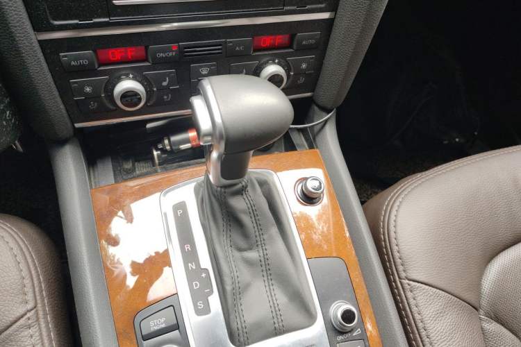 Used Audi Q7 2015 35 TFSI Ambition Edition Gear Lever