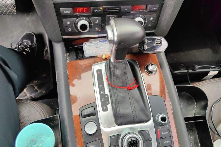 Used Audi Q7 2015 35 TFSI Sport Edition Gear Lever