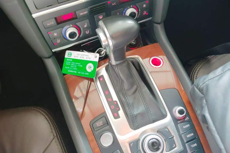 Used Audi Q7 2015 40 TFSI Collector's Edition Gear Lever