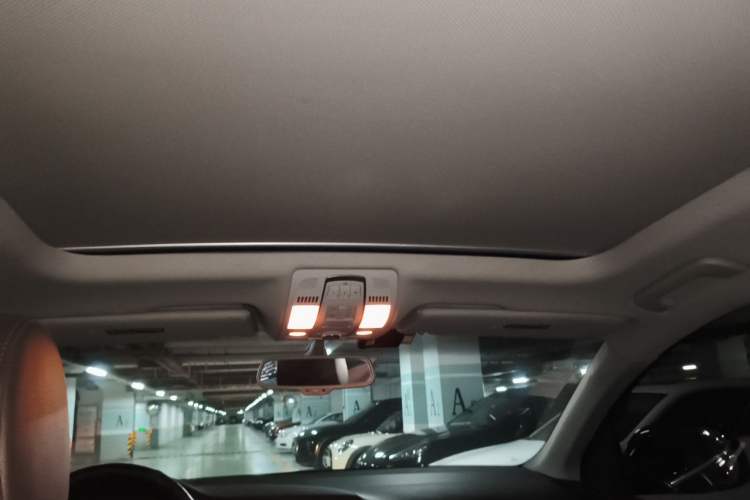 Used Audi Q7 2015 35 TFSI Ambition Edition Headliner
