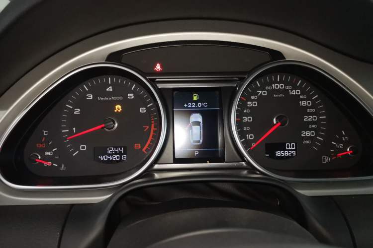 Used Audi Q7 2015 35 TFSI Ambition Edition Instrument Cluster