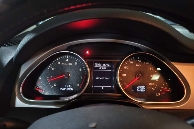 Used Audi Q7 2015 35 TFSI Ambition Edition Instrument Cluster