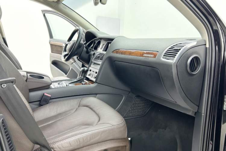 Used Audi Q7 2015 35 TFSI Ambition Edition Interior 13