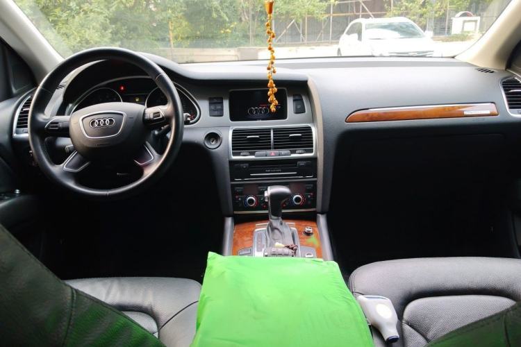 Used Audi Q7 2015 35 TFSI Sport Edition Interior 2