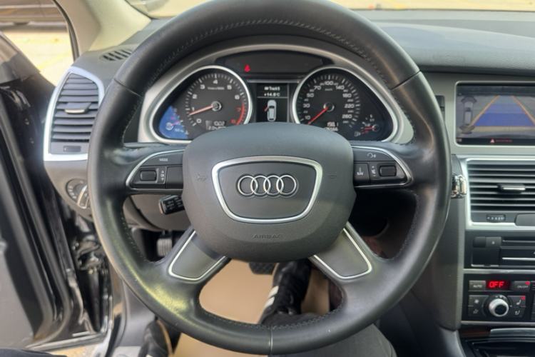 Used Audi Q7 2015 40 TFSI Collector's Edition Interior 2