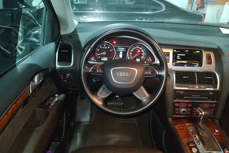 Used Audi Q7 2015 35 TFSI Sport Edition Interior 2