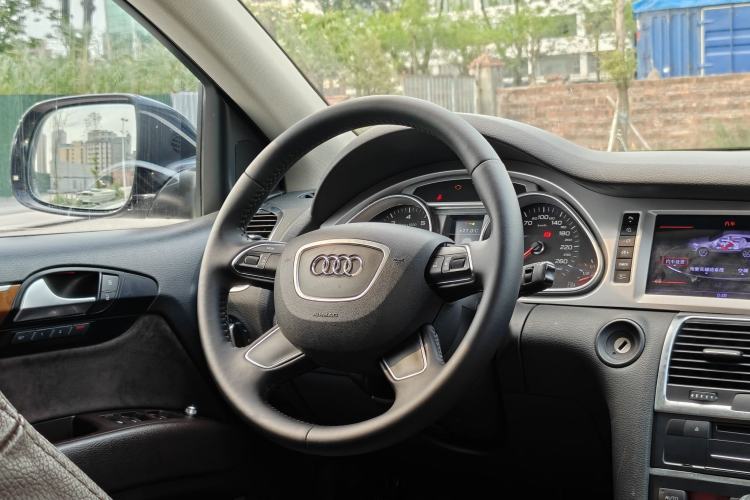 Used Audi Q7 2015 35 TFSI Ambition Edition Interior 4