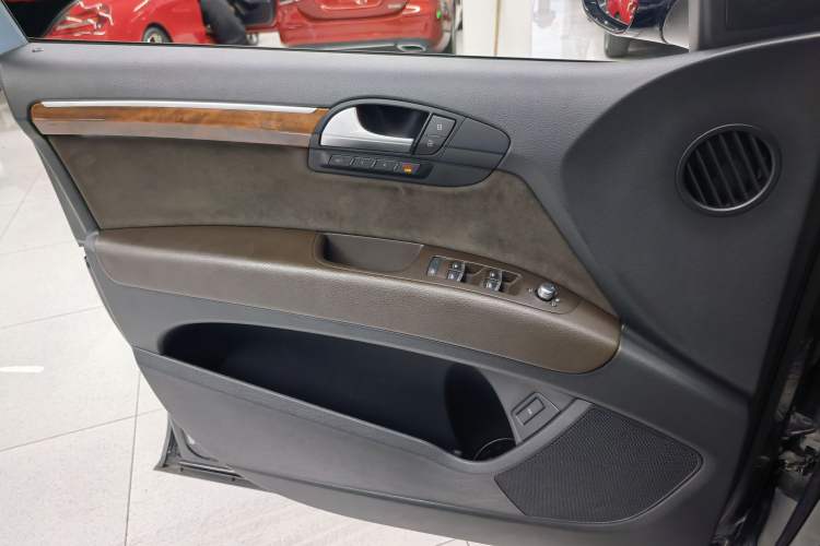 Used Audi Q7 2015 35 TFSI Ambition Edition Interior 5