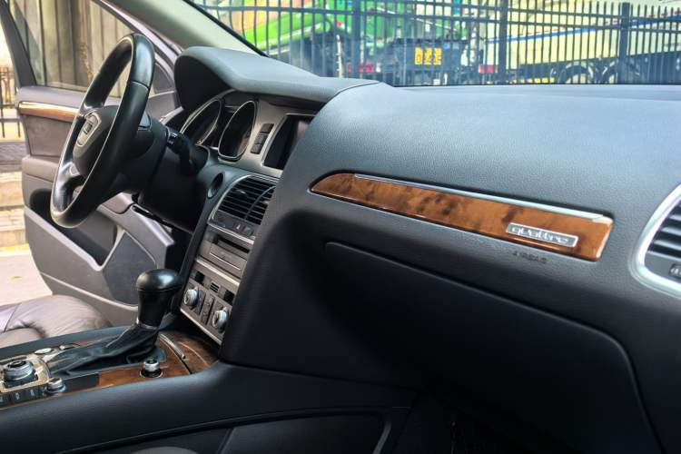 Used Audi Q7 2015 35 TFSI Ambition Edition Interior 5