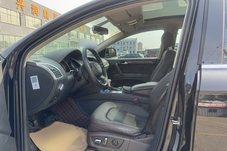 Used Audi Q7 2015 40 TFSI Collector's Edition Interior 6