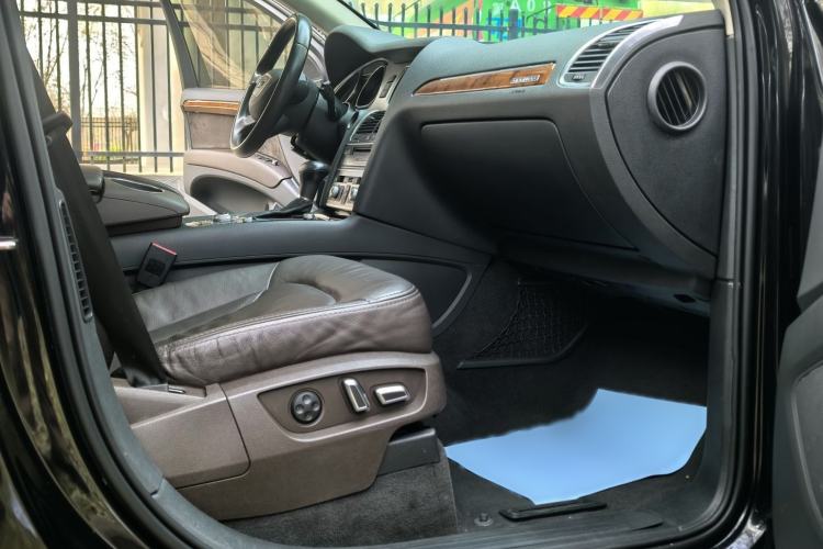 Used Audi Q7 2015 35 TFSI Ambition Edition Interior 6