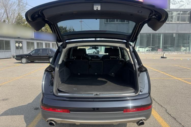 Used Audi Q7 2015 40 TFSI Collector's Edition Interior 8